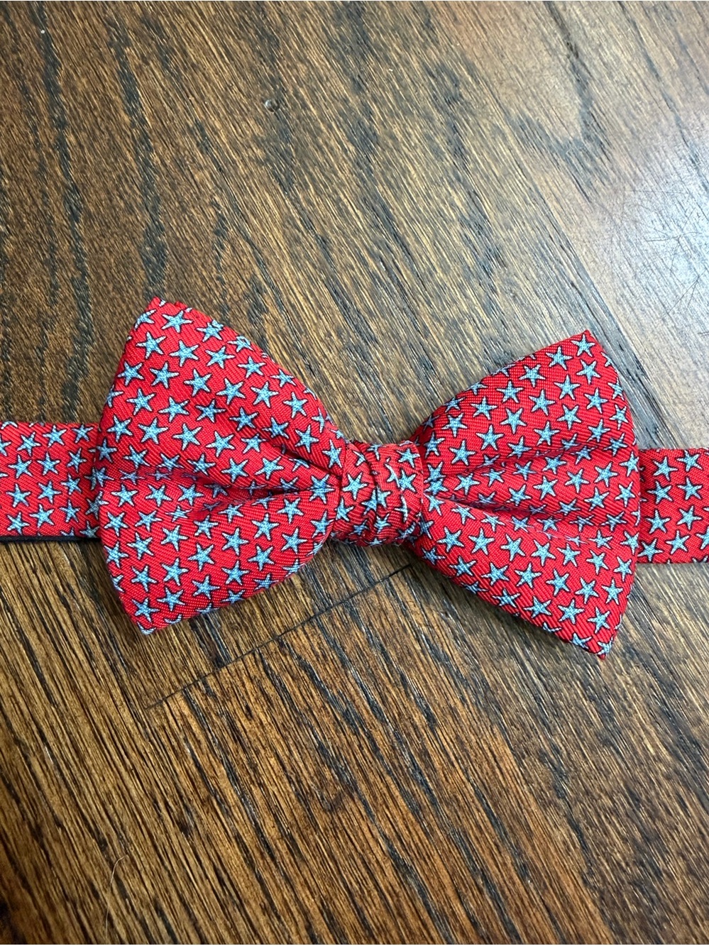 Vineyard Vines Boy’s Bow Tie with Stars/Starfish
